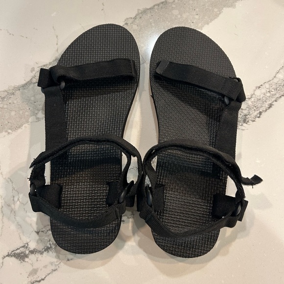 BNWOT Size 10 womens Joe Fresh sandals. - Picture 2 of 8